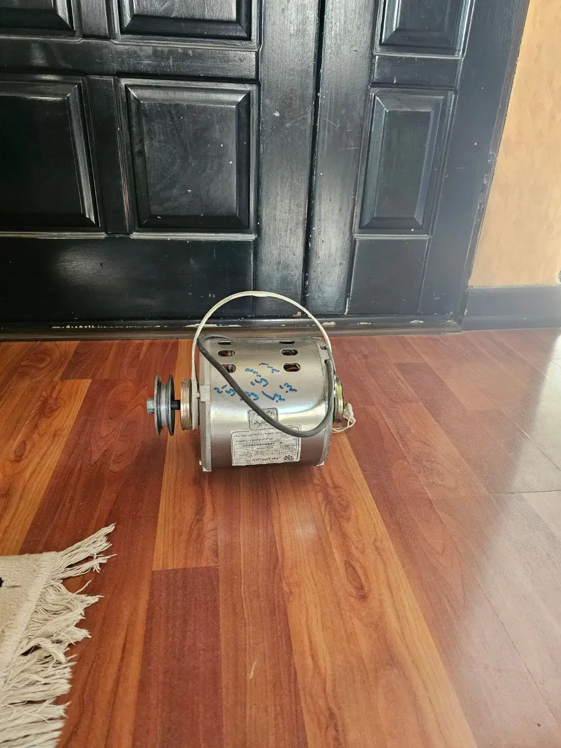 دینام کولر|کولر آبی|کرج, بنیاد|دیوار