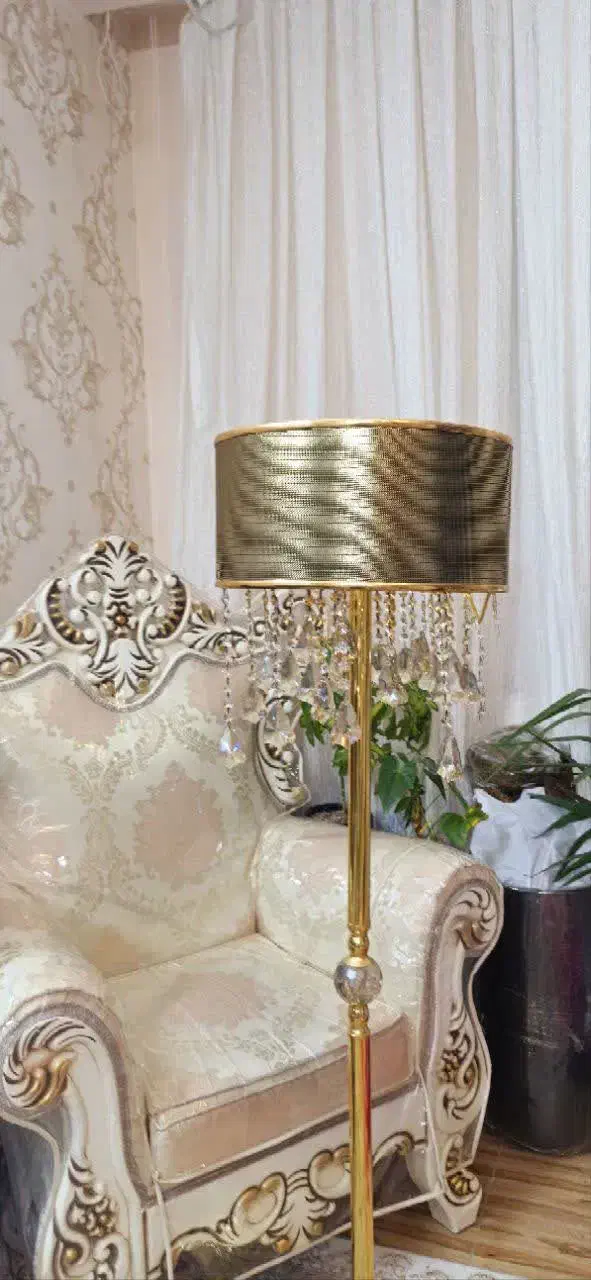 آباژور ایستاده|چراغ خواب و آباژور|گلبهار, شهر جدید گلبهار|دیوار