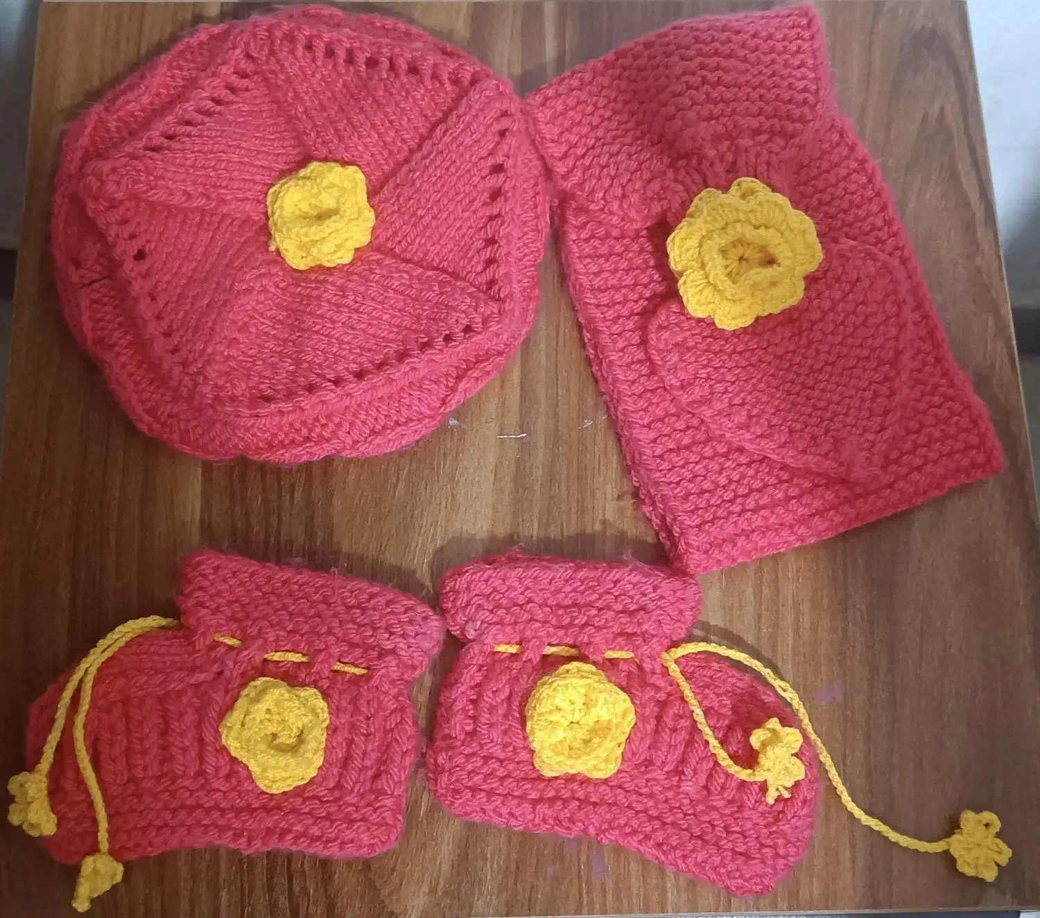 کلاه و شالگردن و پاپوش ست|کفش و لباس بچه|کومله, |دیوار