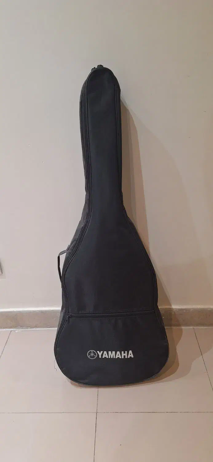 گیتار یاماها C70|گیتار، بیس، امپلیفایر|تبریز, |دیوار