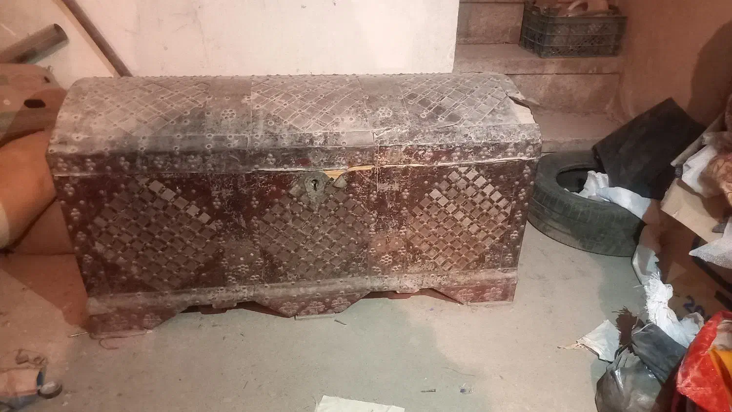 صندوق قدیمی|کلکسیون اشیاء عتیقه|اصفهان, عسگریه|دیوار