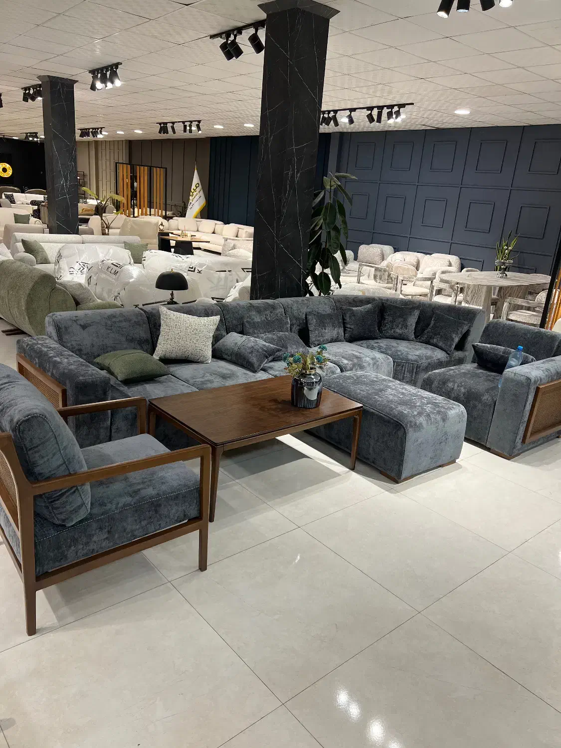 مبل راحتی کلاسیک سرویس خواب|مبلمان خانگی و میز عسلی|شاندیز, |دیوار