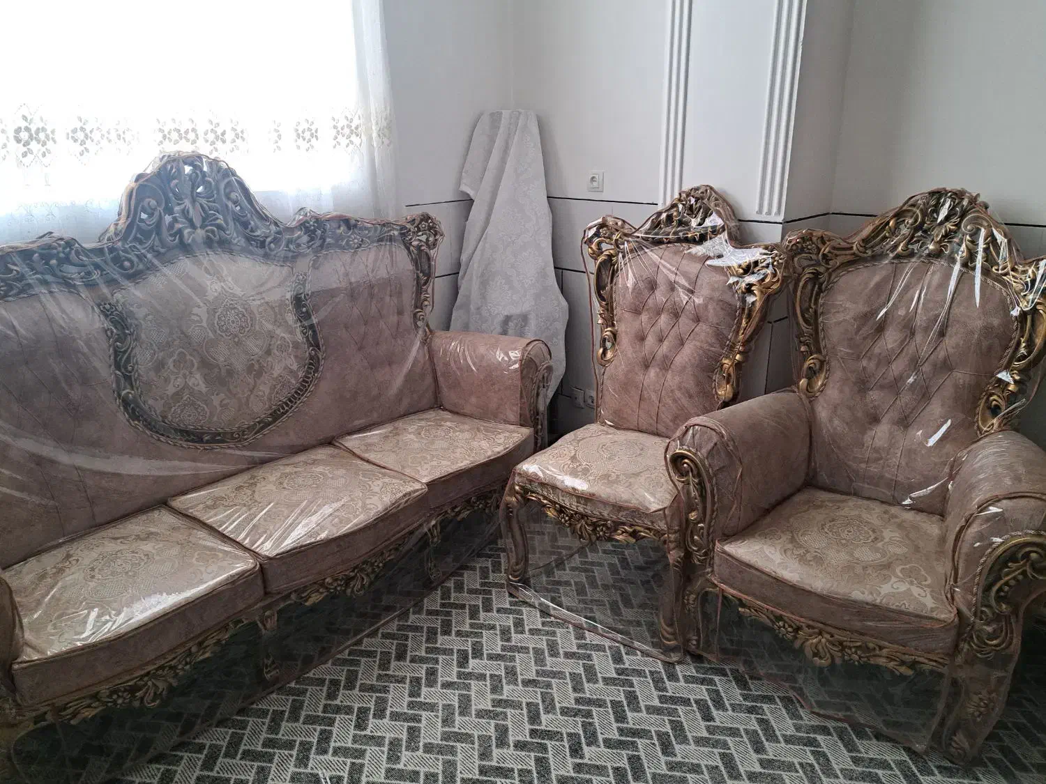 مبل سلطنتی|مبلمان خانگی و میز عسلی|لنجان, |دیوار