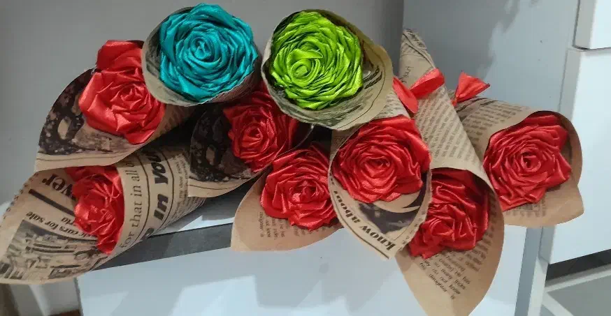 گل ربانی یلدا|گل مصنوعی|رشت, پاره بیجار|دیوار