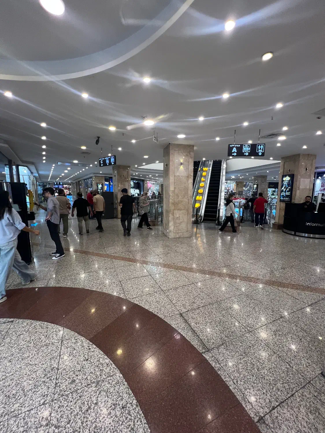 مغازه ۴ متر داخل مجتمع اترک موقعیت خوب|اجارهٔ مغازه و غرفه|تهران, سازمان برنامه شمالی|دیوار