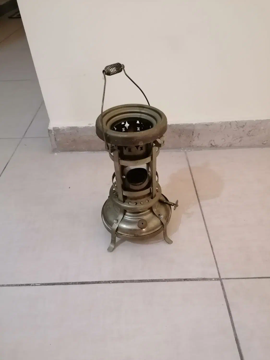 چراغ علاالدین تزئینی|کلکسیون اشیاء عتیقه|شیراز, عفیف‌آباد|دیوار