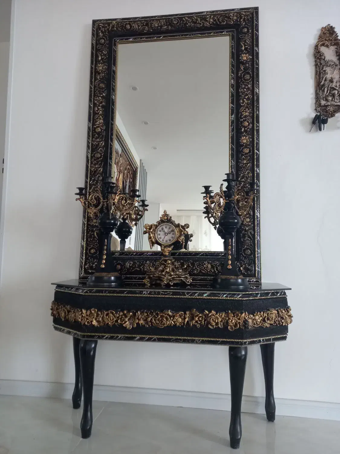 اینه شمعدان|آینه|اردبیل, |دیوار