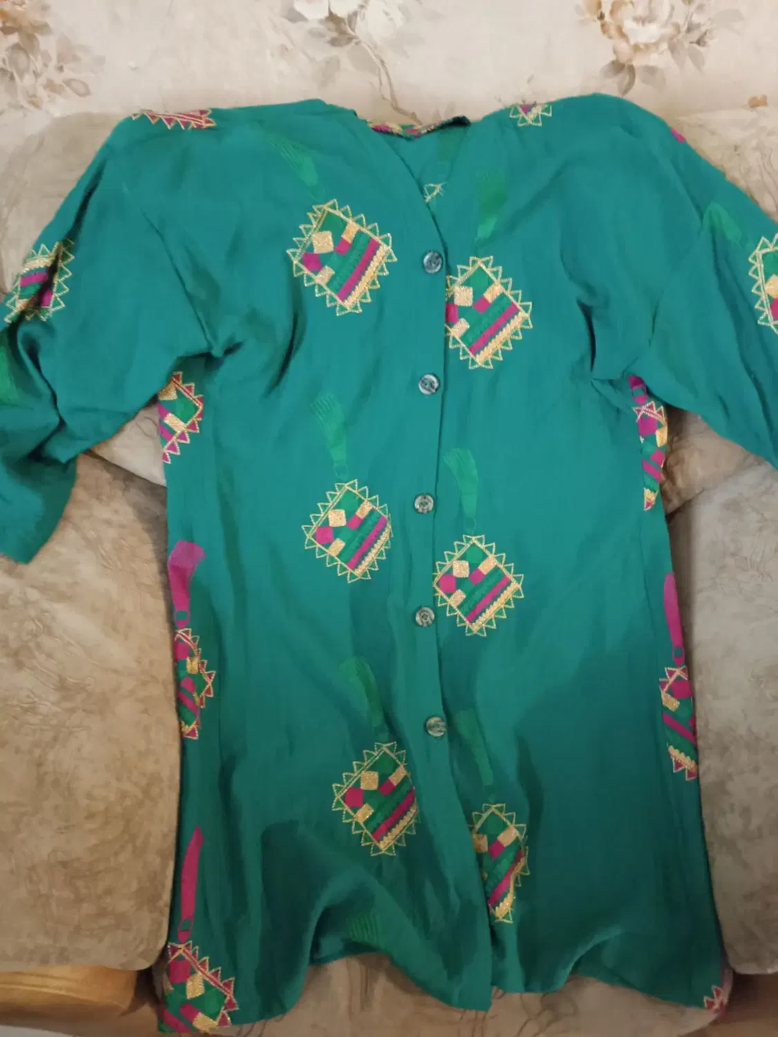 مانتو گلدوزی سایز 46 مجلسی خوش پوش|لباس|صفادشت, |دیوار