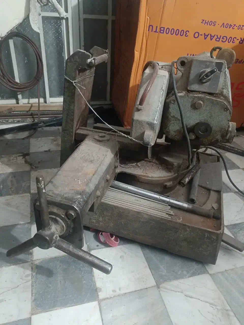 اره صابونی|ماشین‌آلات صنعتی|قم, نیروگاه|دیوار