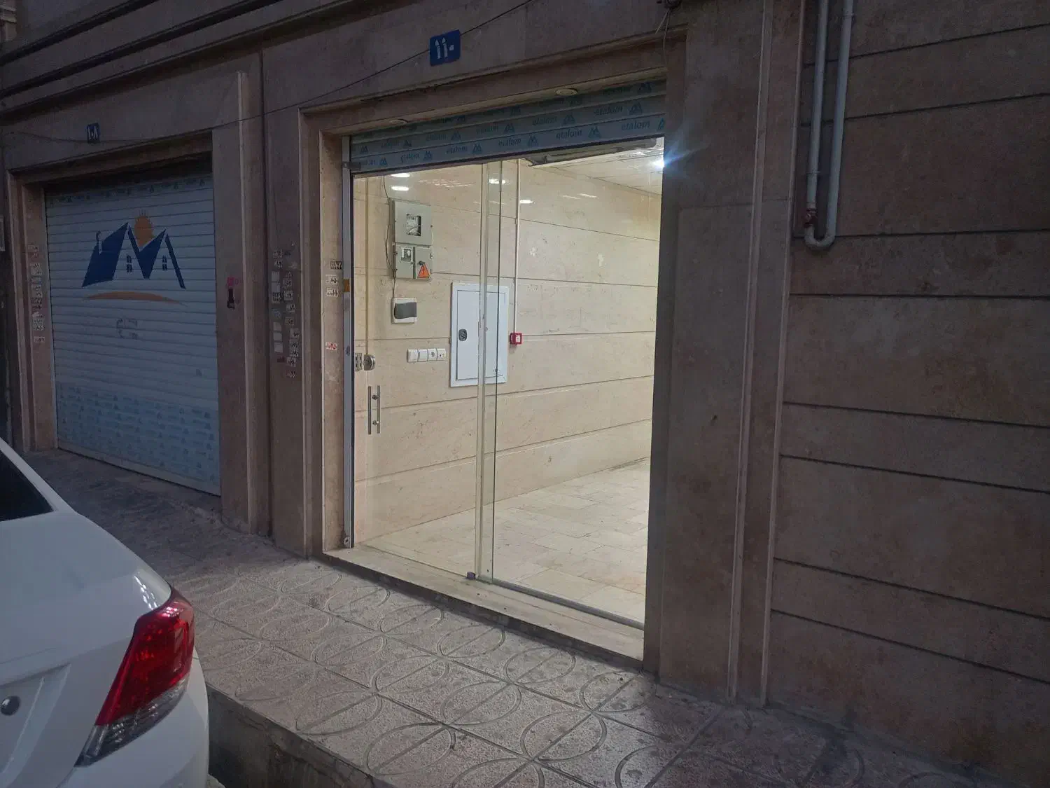 ۱۵ متر تجاری (بیگلو ـ نجفی غربی)|اجارهٔ مغازه و غرفه|تهران, شهرک فردوس (حسینی)|دیوار