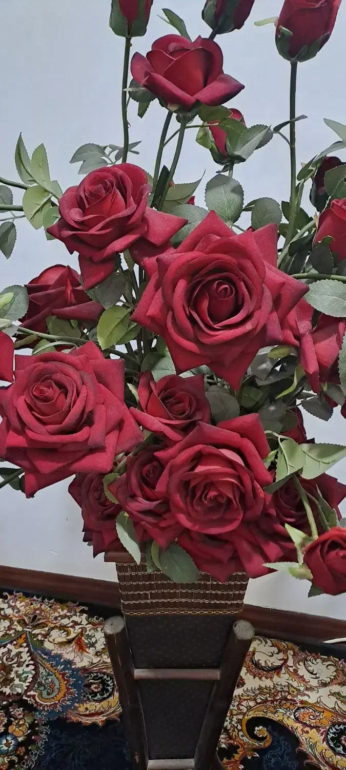 گل زر سرخ و گلدان|گل مصنوعی|اراک, |دیوار