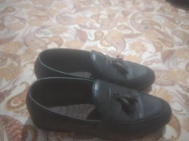 کفش|کیف، کفش، کمربند|نقده, |دیوار