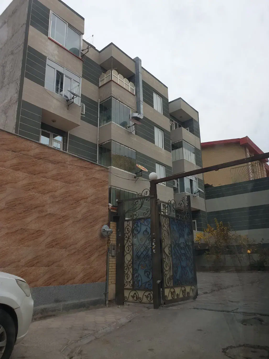 ۹۵ متر آپارتمان واقع در شهرک پروین اعتصامی|فروش آپارتمان|مراغه, |دیوار