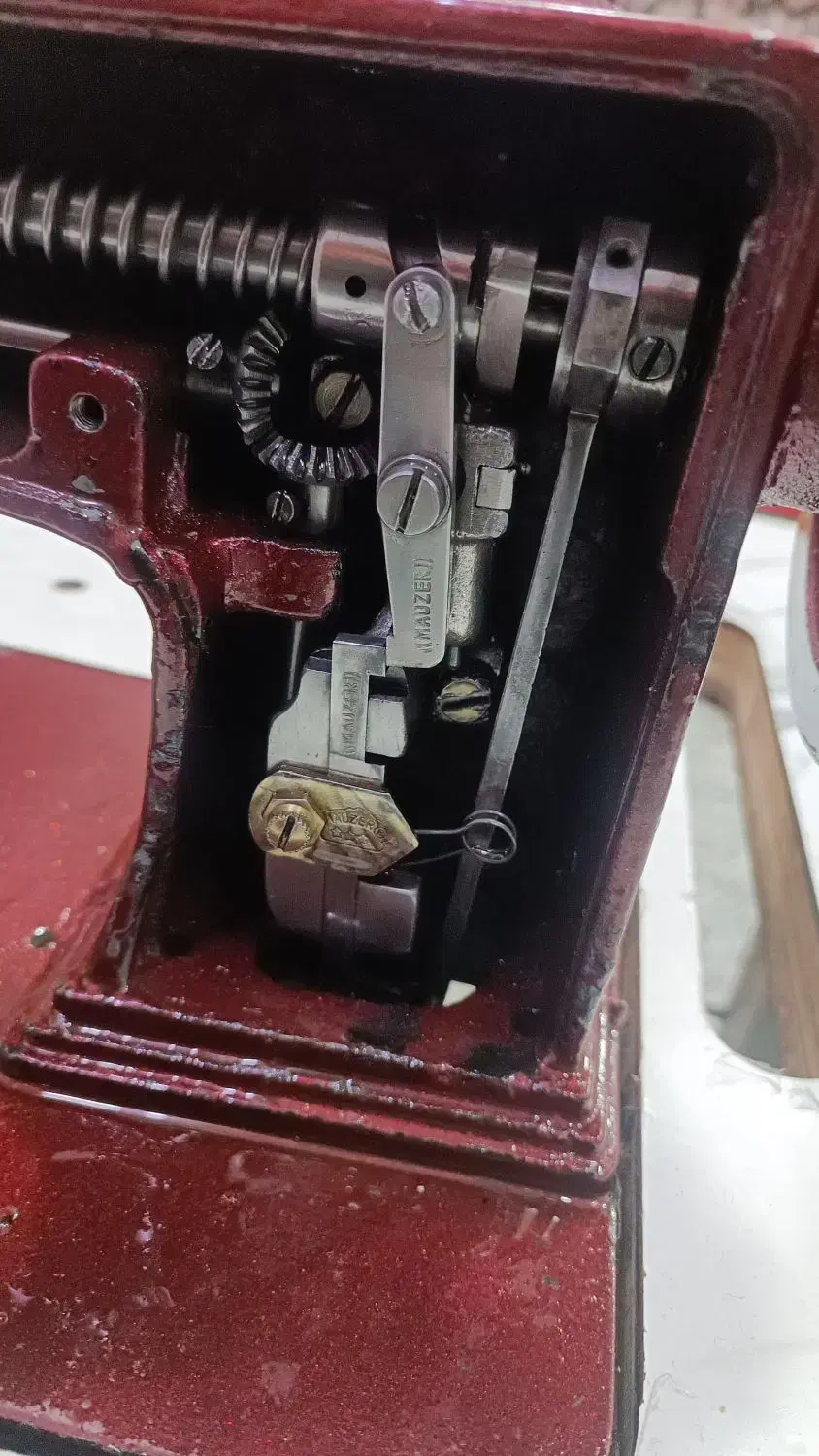 چرخ زه دوزی (کشوک)|چرخ خیاطی و ریسندگی|سراوان, |دیوار