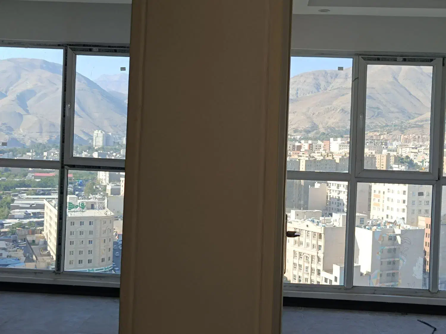 آپارتمان ۱۰۲ متر،ویو ابدی بدون مشرف،باشگاه،برج رزت