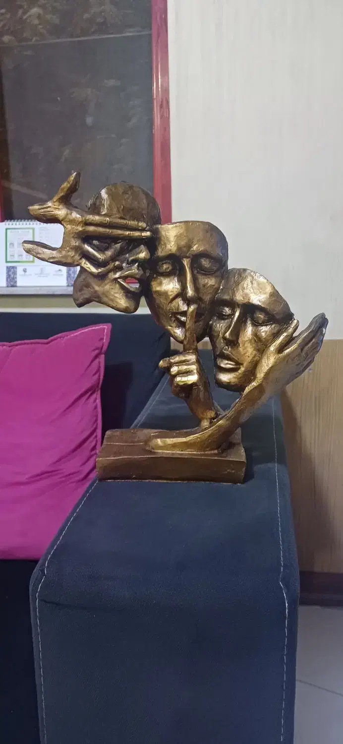 مجسمه زیبا|مجسمه، تندیس، ماکت|رشت, سعدی (تختی)|دیوار