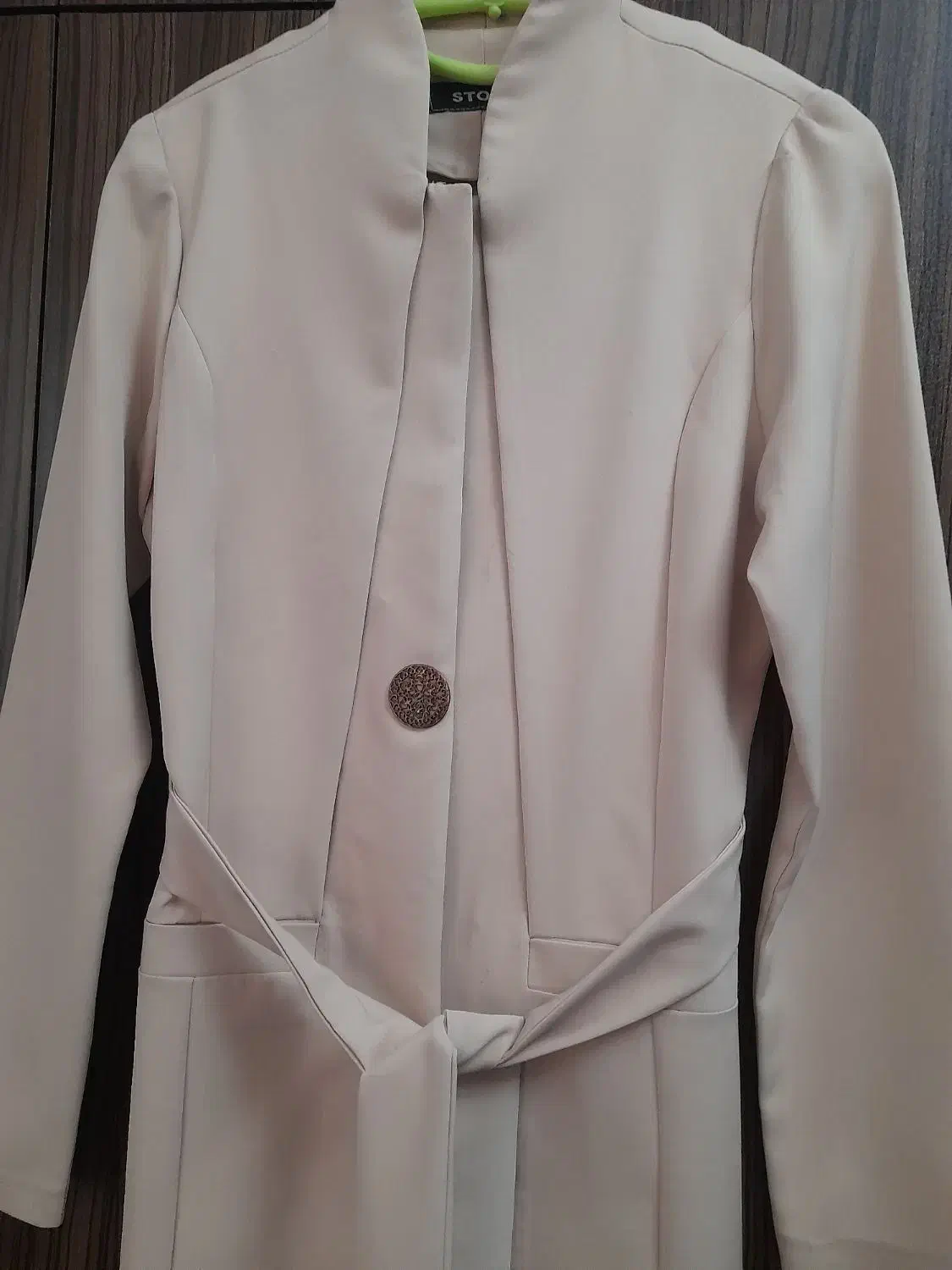 مانتو نو|لباس|رشت, منظریه|دیوار