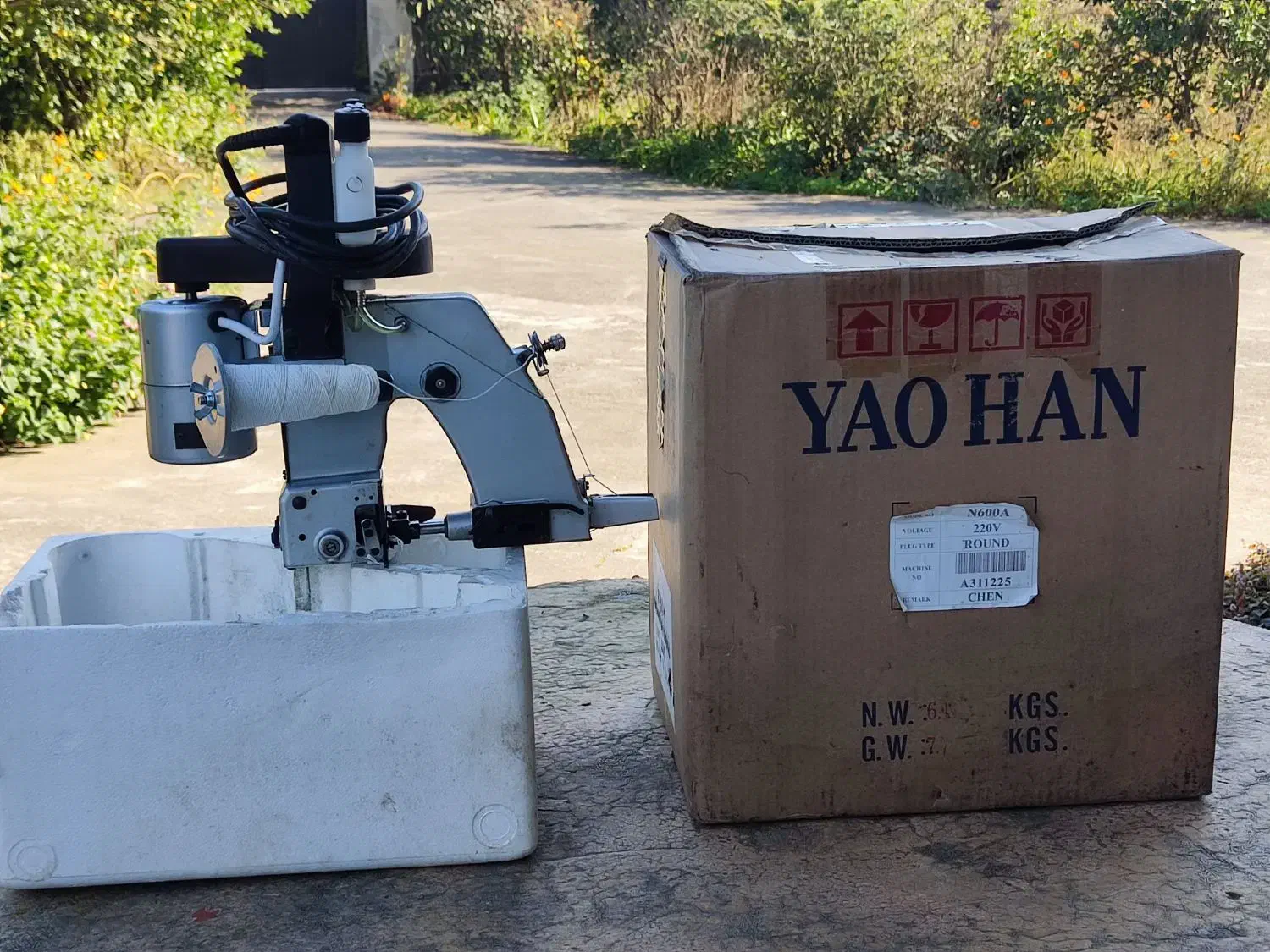 سرکیسه دوز YAO HAN برقی ساخت تایوان در حد نو|ماشین‌آلات صنعتی|رودسر, |دیوار