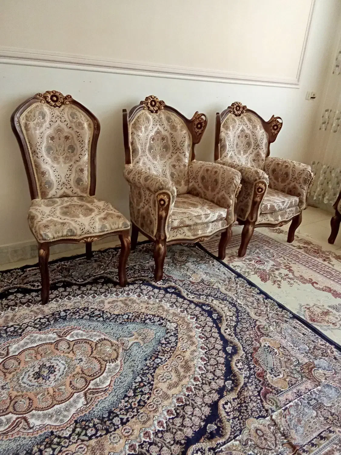 مبل سلطنتی|مبلمان خانگی و میز عسلی|زاهدان, |دیوار