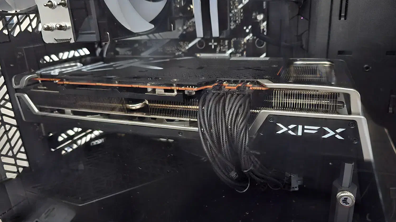 Rx6800 xfx qick|قطعات و لوازم جانبی رایانه|تهران, شهرک هما|دیوار