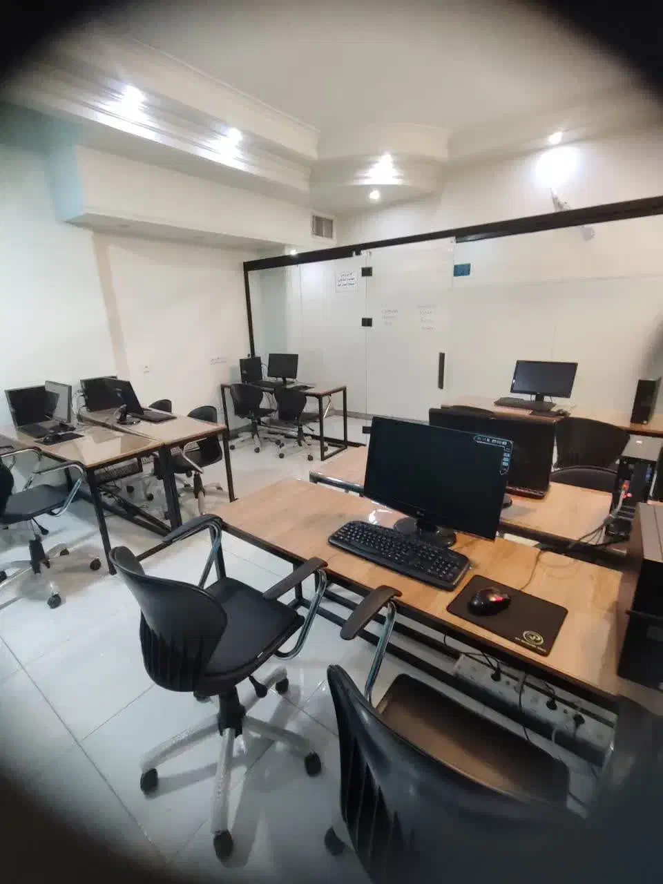 خیلی سریع کامپیوتر یادبگیر و مدرک معتبر دریافت کن|خدمات آموزشی|قم, بنیاد|دیوار