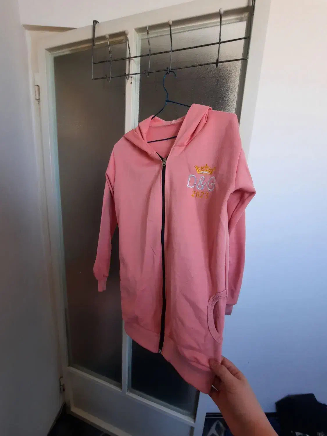 سویشرت|لباس|کاشان, کارگر|دیوار