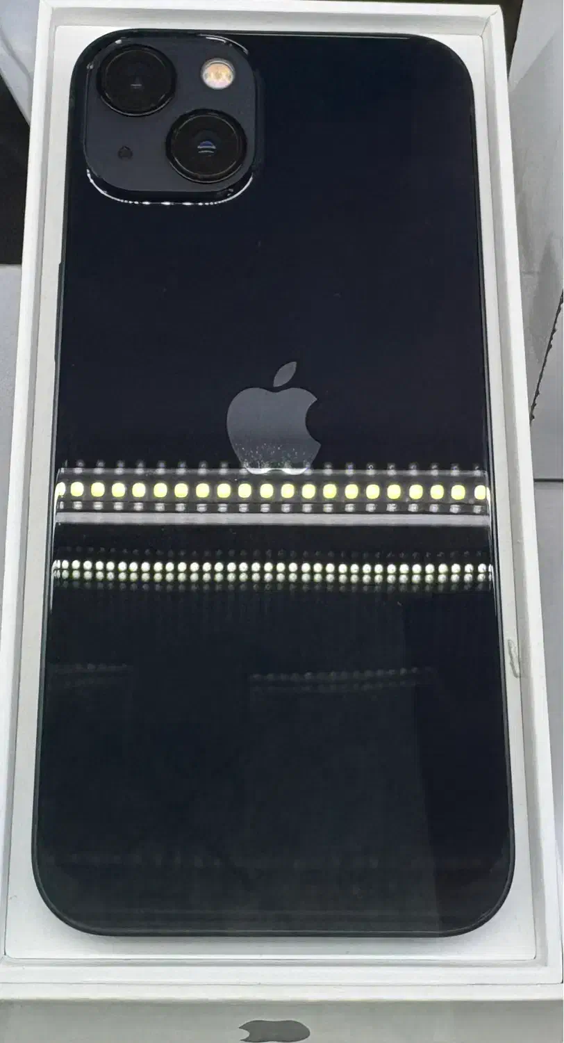 Iphone 13 normal|موبایل|رباط‌کریم, رباط‌کریم|دیوار