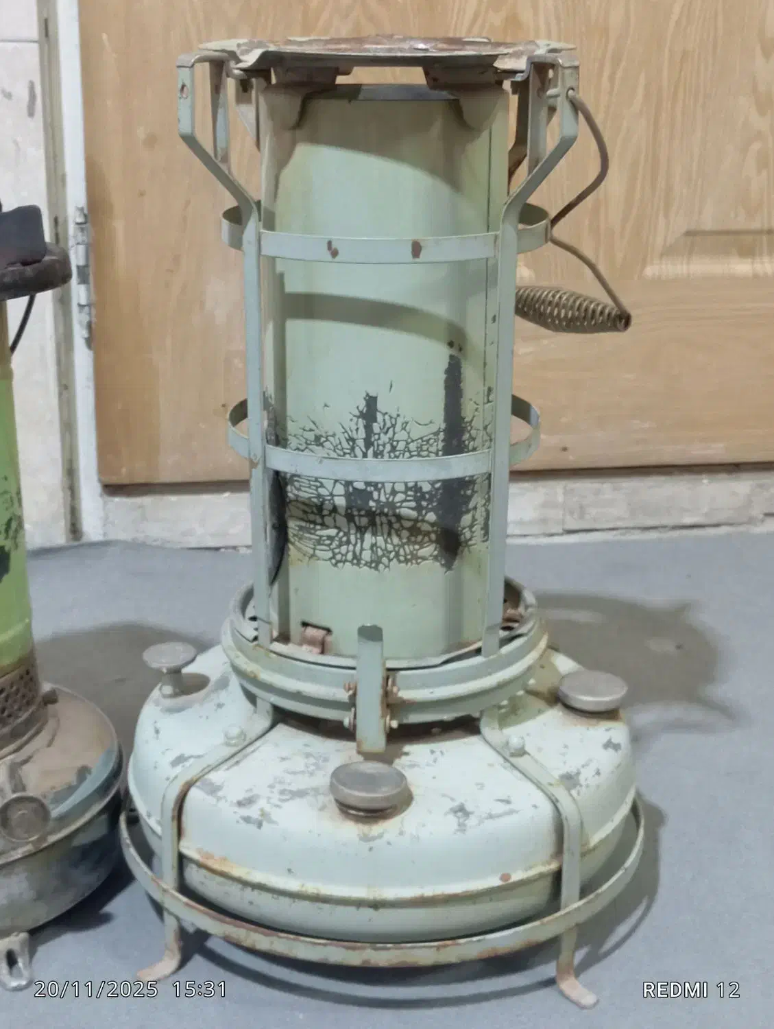 چراغ نفتی|بخاری، هیتر، شومینه|قم, قلعه کامکار|دیوار