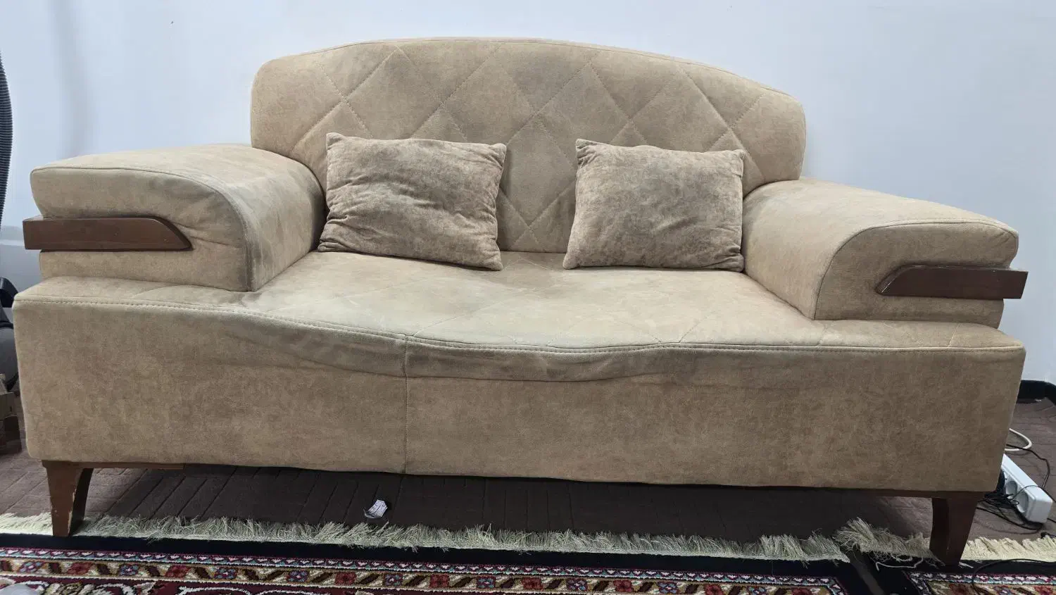 مبل راحتی ۴ نفره درحد|مبلمان خانگی و میز عسلی|قم, شهرک شهرداری|دیوار