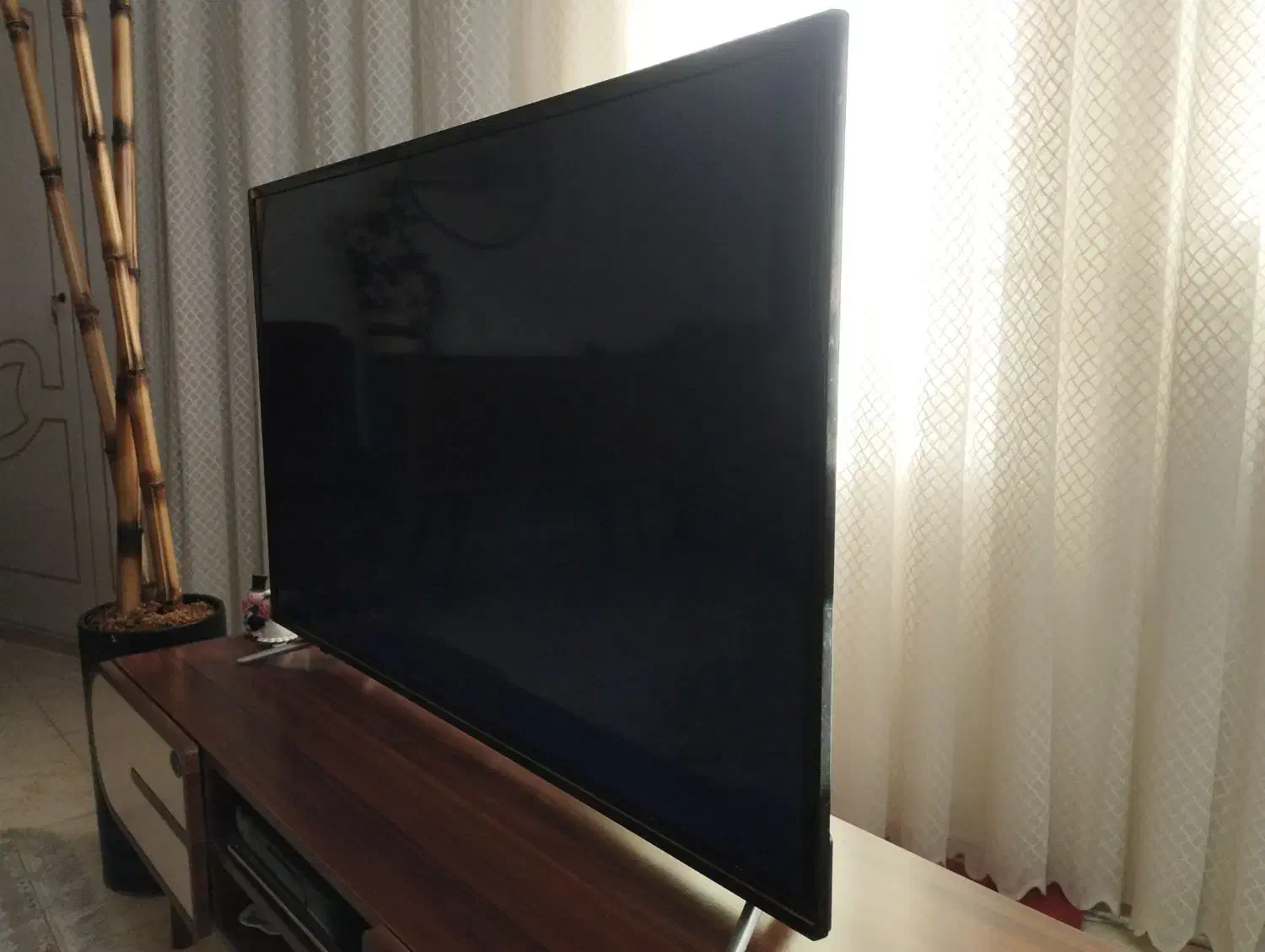 تلویزیون ۵۰ اینچ دوو بسیار تمیز و در حد|تلویزیون و پروژکتور|کازرون, |دیوار