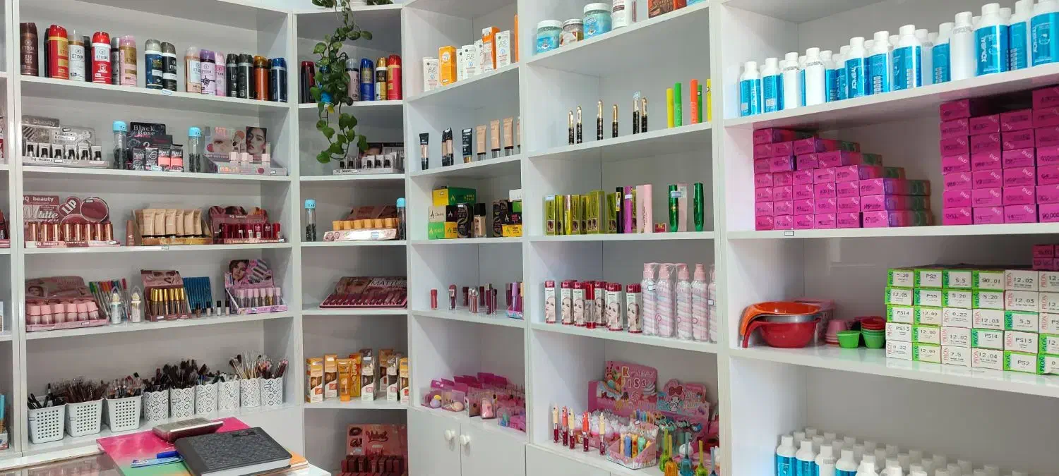 واگذاری به علت مهاجرت ، زیر قیمت|آرایشی، بهداشتی، درمانی|سلماس, |دیوار