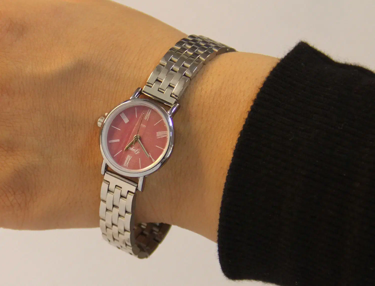 ساعت آلپینا|ساعت|قم, صفائیه|دیوار