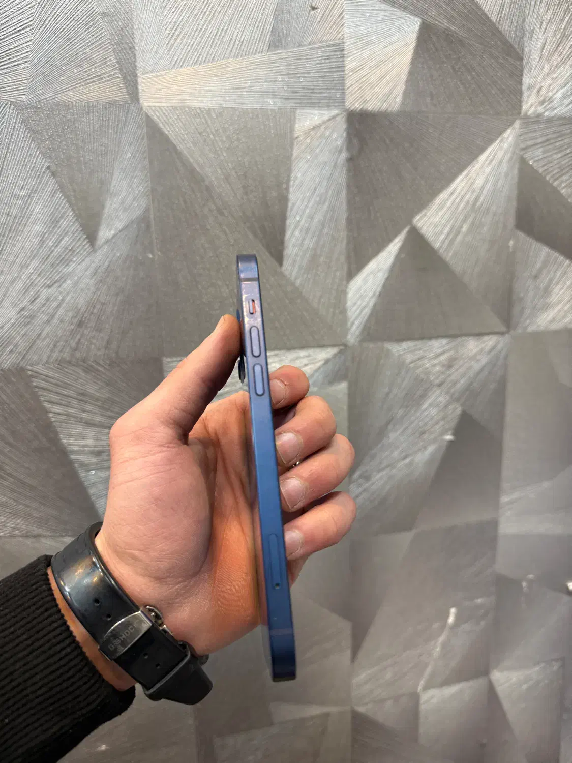 ۱۲ نرمال|موبایل|تبریز, |دیوار