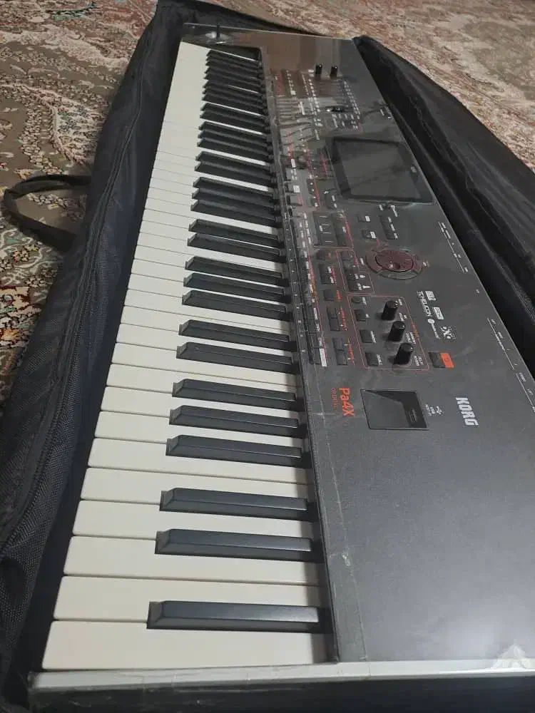 ارگ ۹۰۰|پیانو، کیبورد، آکاردئون|لامرد, |دیوار