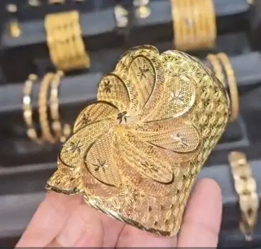 قشنگ طلا|جواهرات|یاسوج, |دیوار