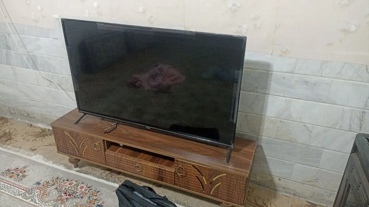 تلویزیون ۵۰ فورکی|تلویزیون و پروژکتور|قم, انسجام|دیوار