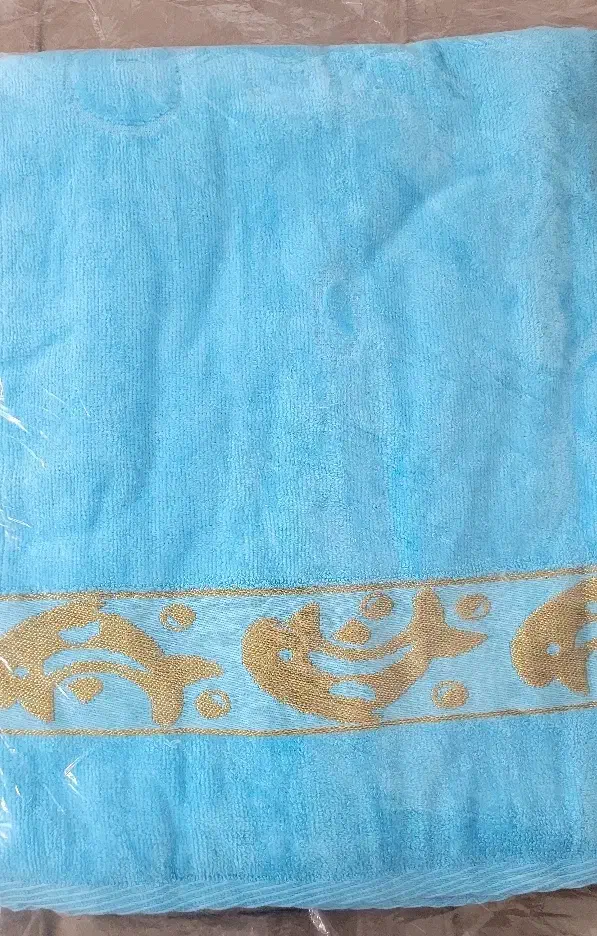 ۲متر پارچه چهارخونه مردانه و حوله|لوازم حمام|کاشان, باغ ماجد|دیوار