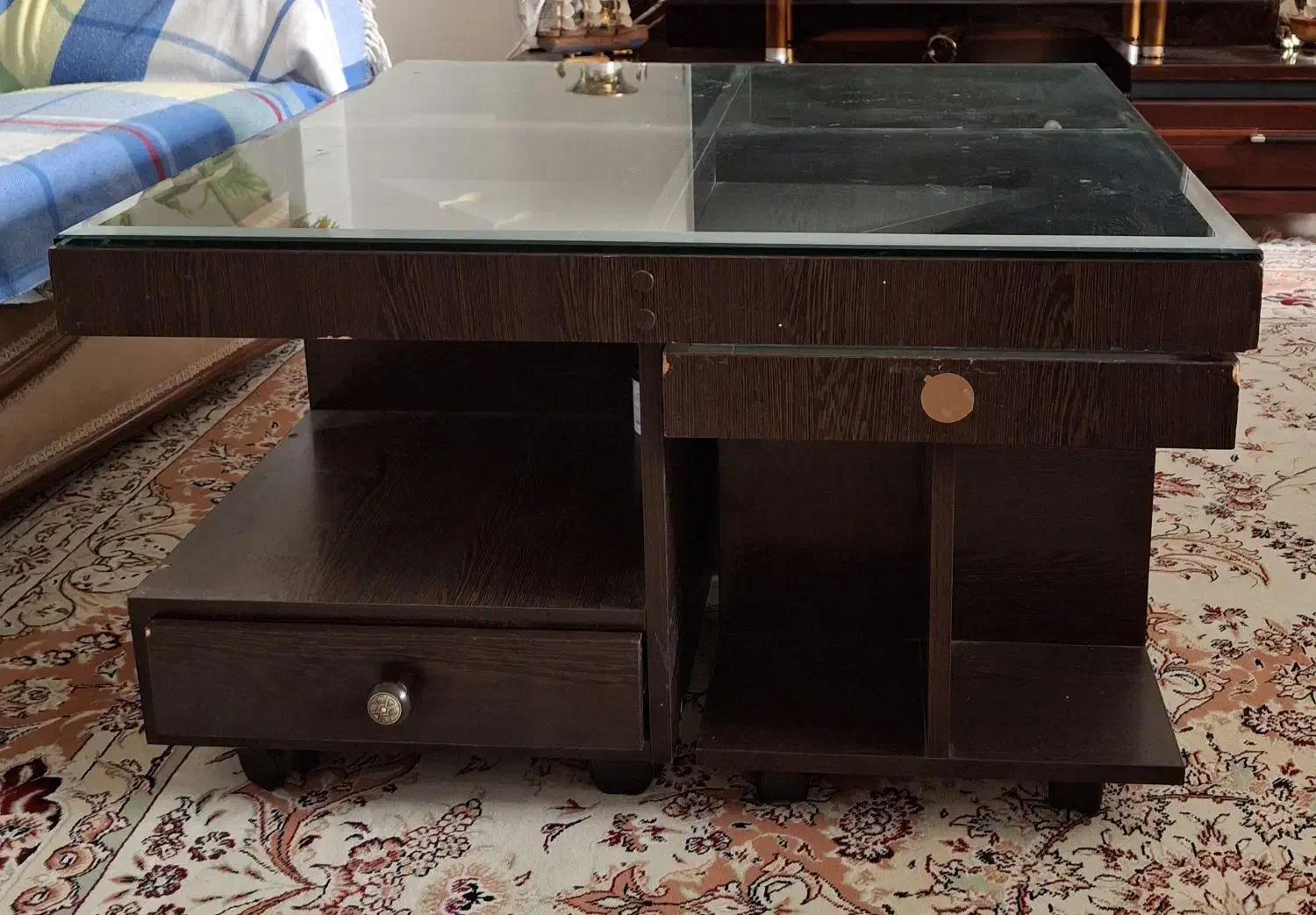 میز|مبلمان خانگی و میز عسلی|تهران, آهنگران (سراسیاب دولاب)|دیوار