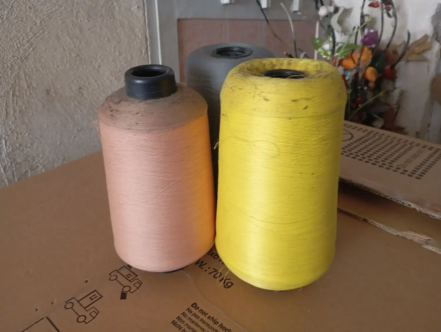 چرخ و نخ و قفسه|لوازم خیاطی و بافتنی|اسلام‌شهر, شهرک الهیه|دیوار