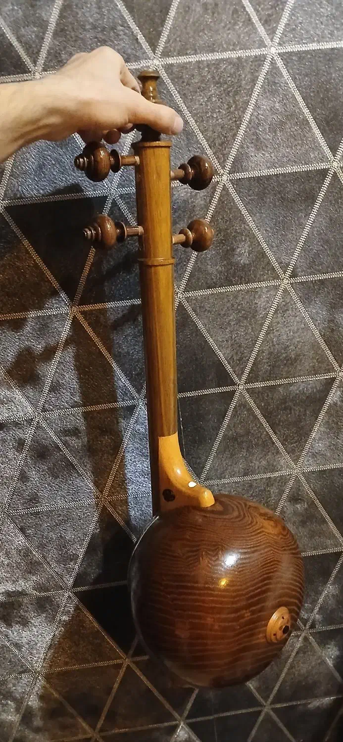 یک عدد تار وسیله بسیار سنتی موسیقی|سازهای سنتی|اهواز, امانیه|دیوار