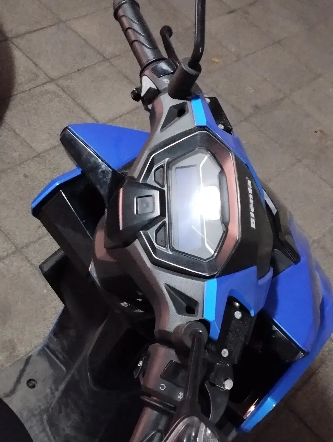 واریو(خشک)|موتورسیکلت|همدان, |دیوار