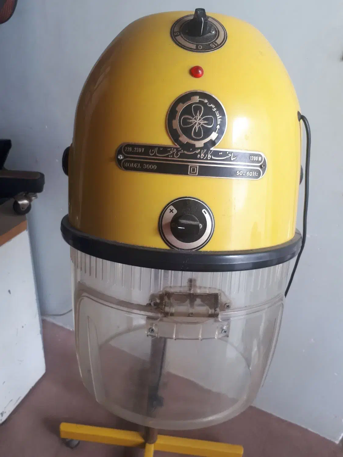 سشوار پایه دار وکلاه گیس|آرایشی، بهداشتی، درمانی|رشت, جماران|دیوار