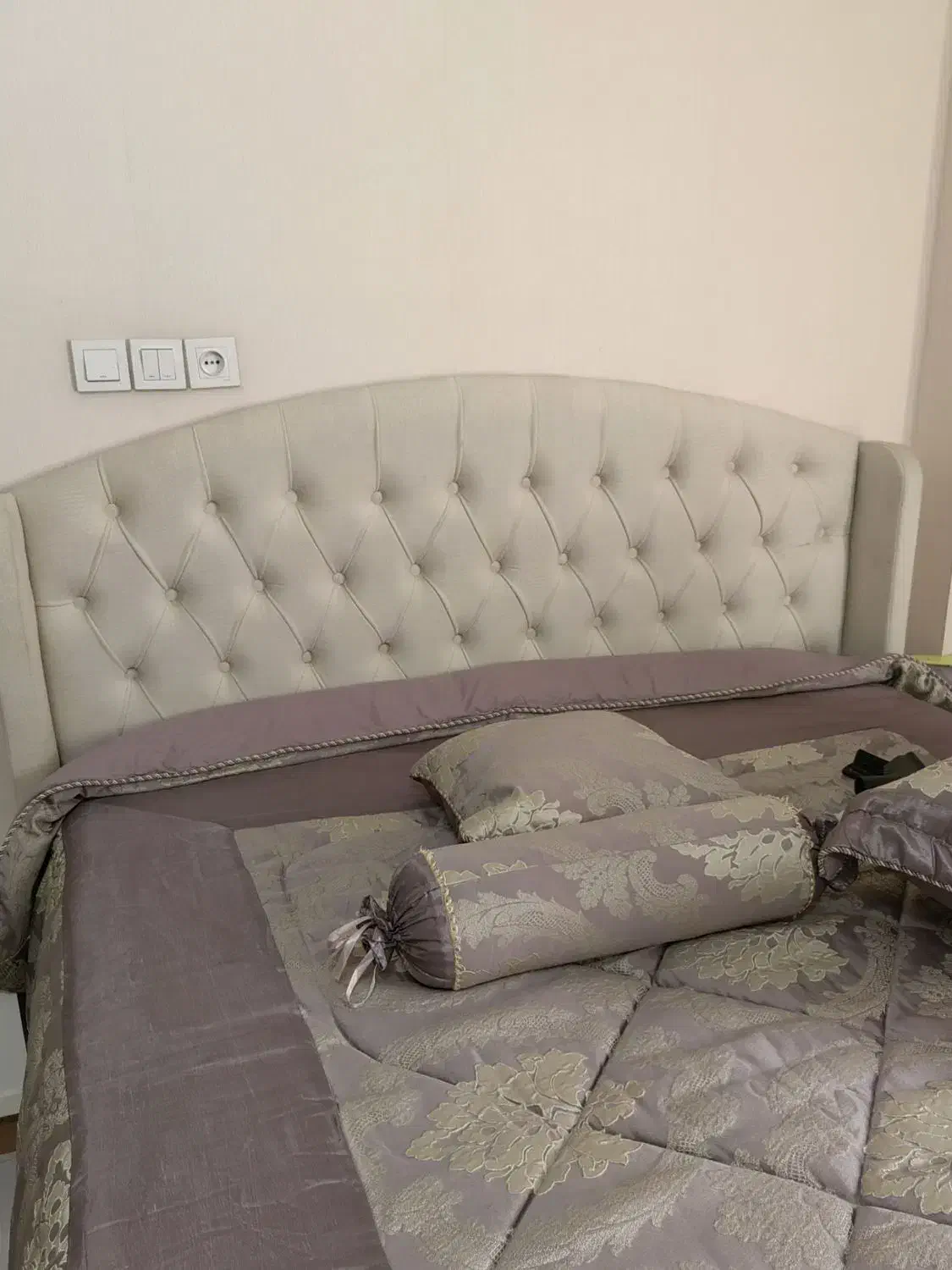 تخت خواب و پاتختی مناسب جهزیه|تخت و سرویس خواب|مشهد, طلاب|دیوار