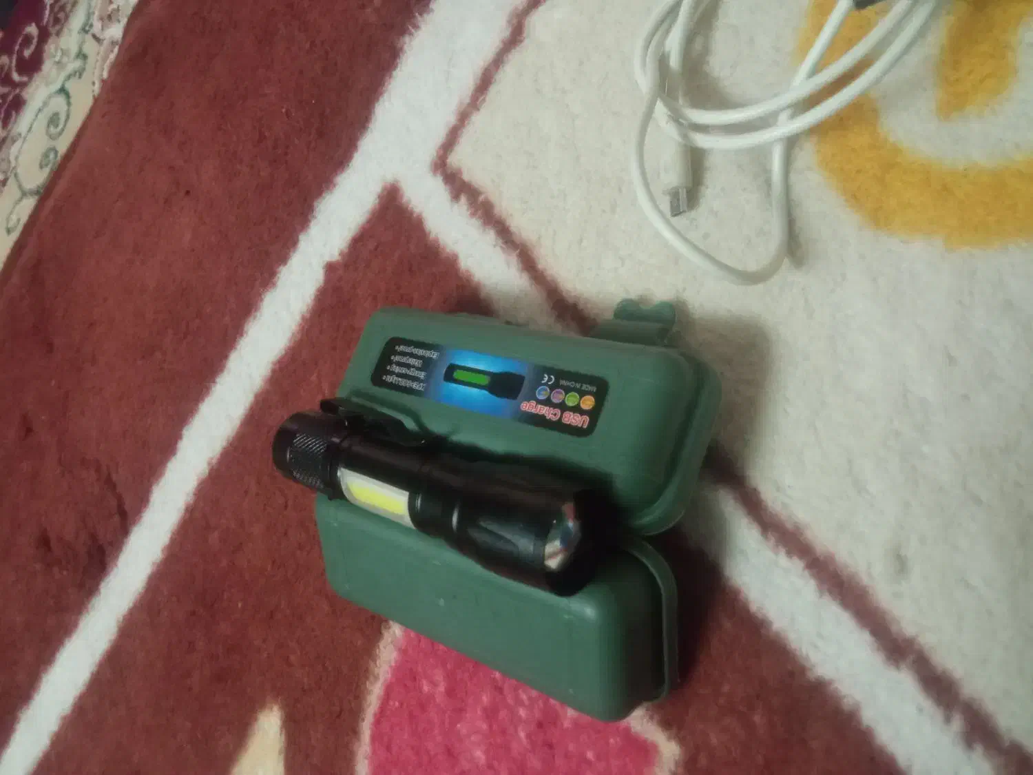 یک عداد چراغ دستی خیلی پرنو وسالم نونو|لامپ و چراغ|قم, ولیعصر|دیوار