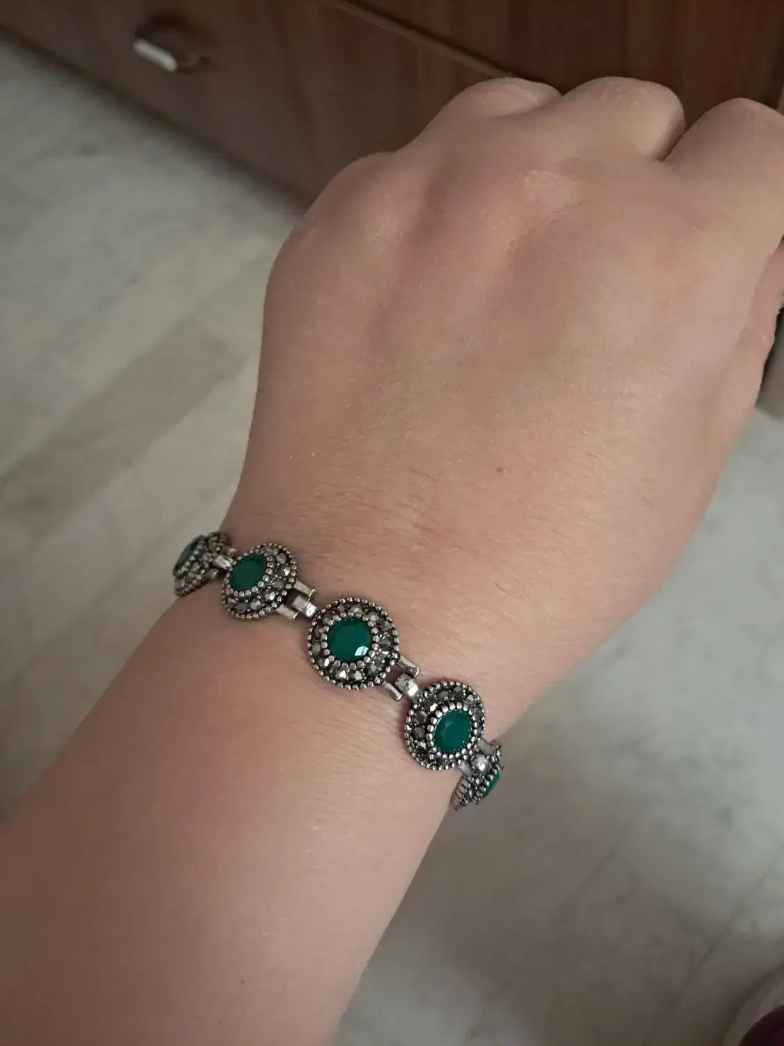 دستبند با سنگ سبز|بدلیجات|تهران, ونک|دیوار