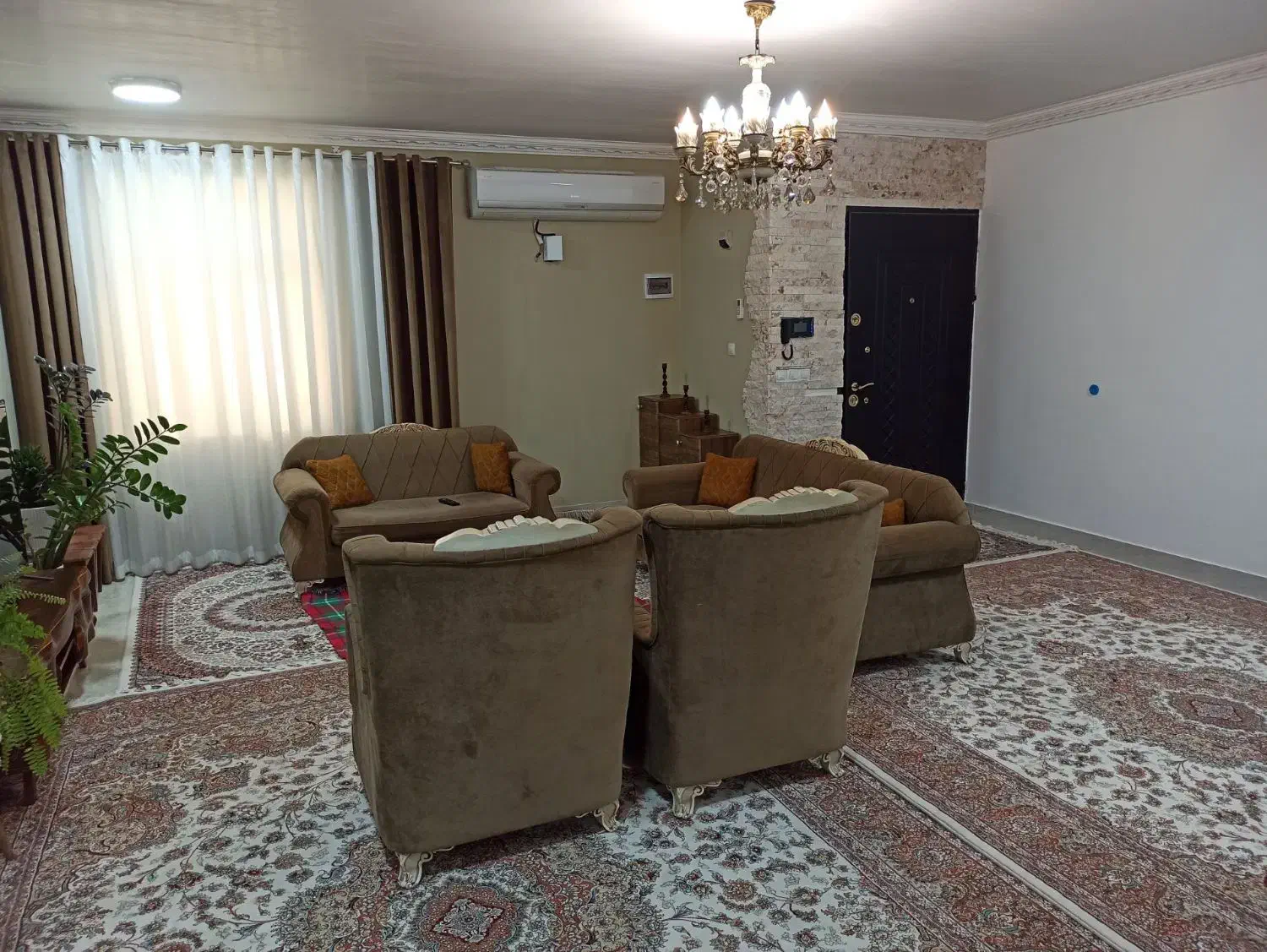 مبل تمیز در حد نو|مبلمان خانگی و میز عسلی|جم, |دیوار