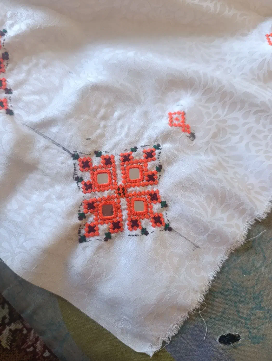 آینه دوز و موسوم دوز|لباس|ایرانشهر, |دیوار