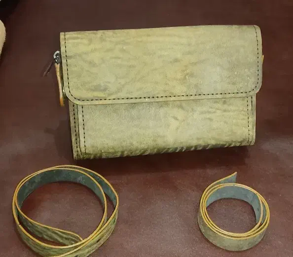 تولید کننده انواع وسایل چرم طبیعی ودست دوز|کیف، کفش، کمربند|کازرون, |دیوار