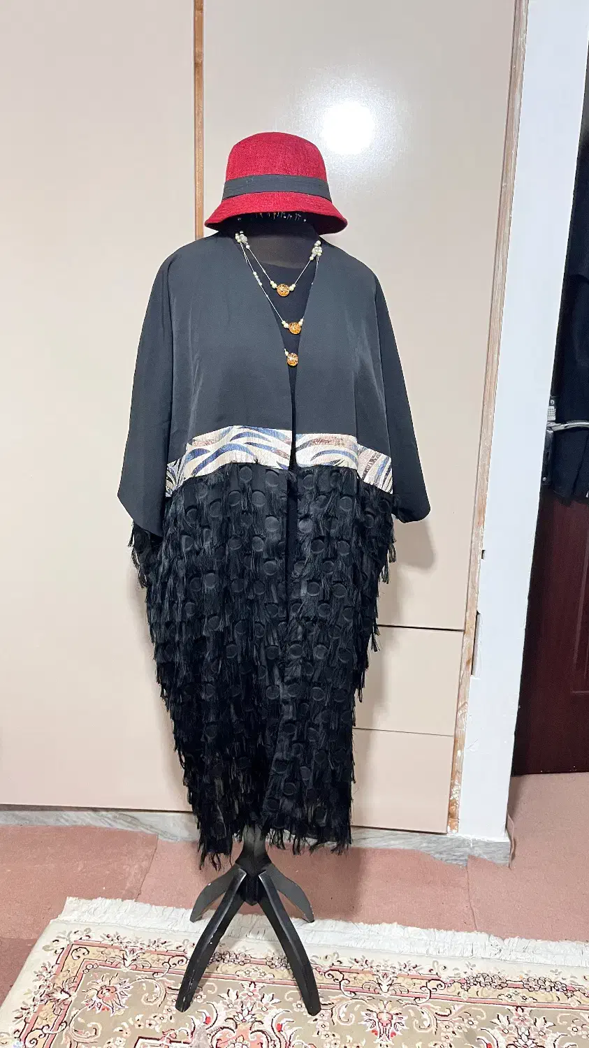 تعدادی لباس مجلسی|لباس|رشت, فرزانه|دیوار