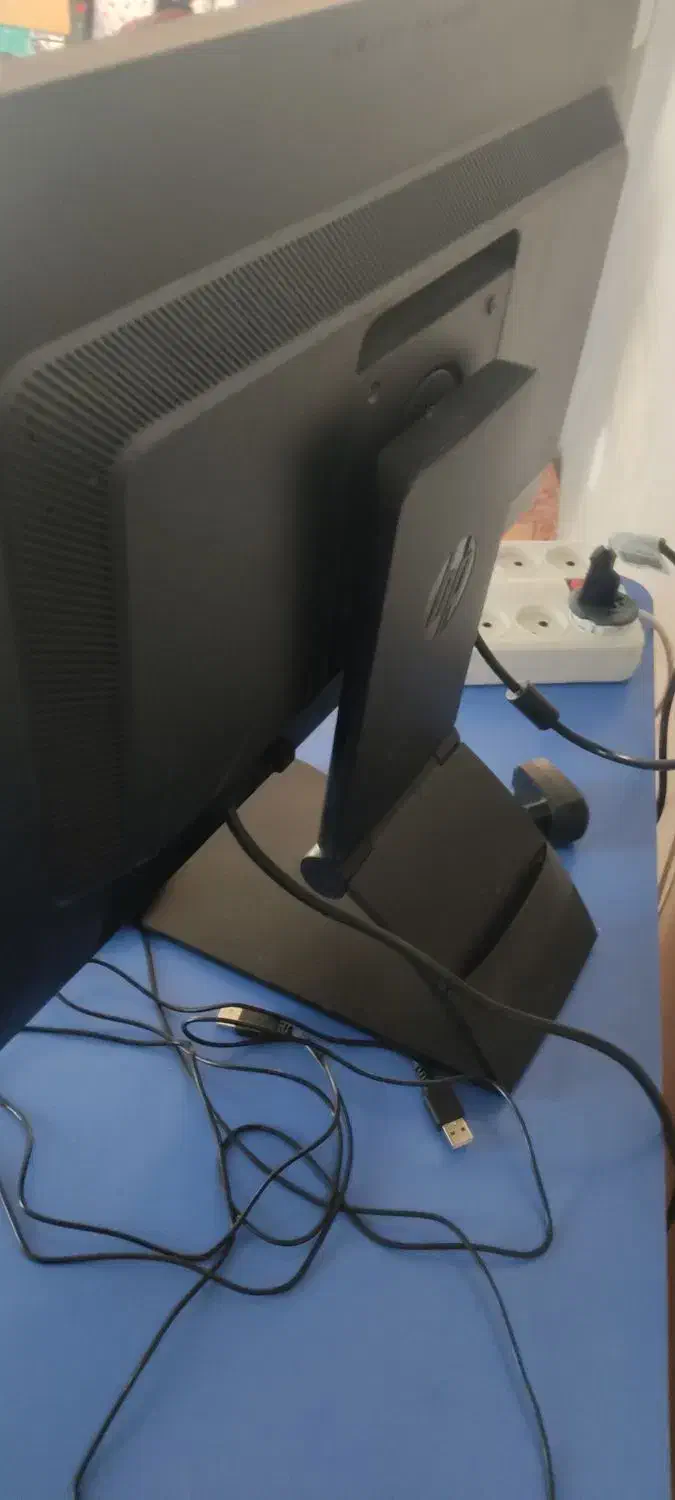 مانیتور و وسایل کامپیوتر|قطعات و لوازم جانبی رایانه|کرمانشاه, |دیوار